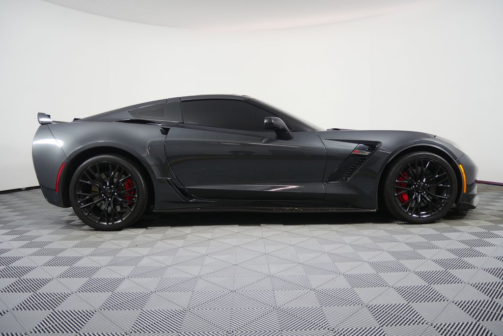 Thumbnail: 2019 Chevrolet Corvette - 3