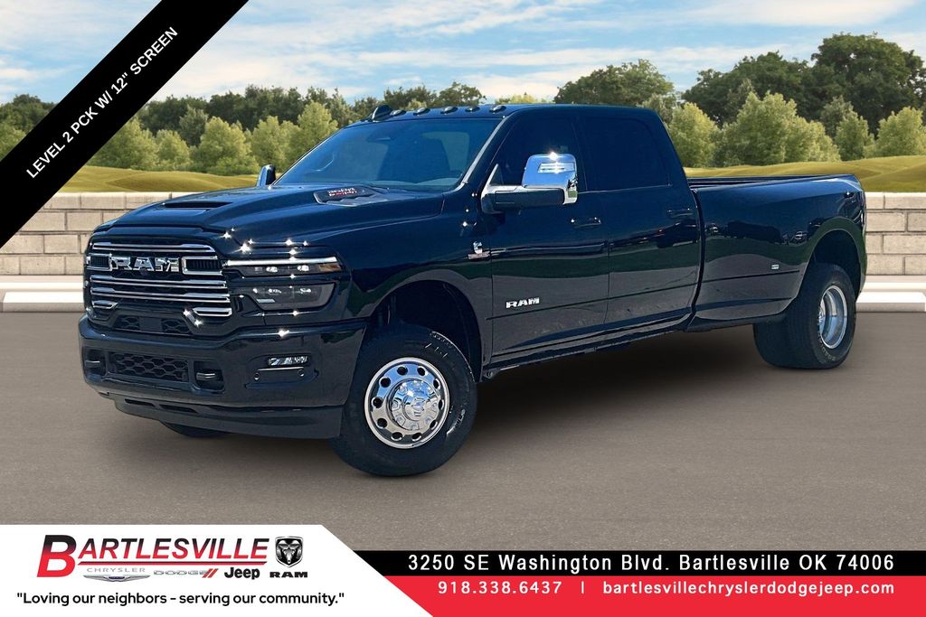 Diamond Black Crystal Pearlcoat 2026 RAM 3500 Pickup Truck Four-Wheel Drive 8-Speed Automatic