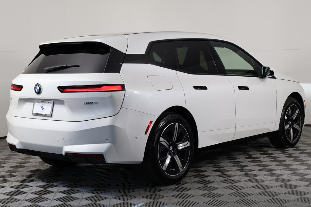 Thumbnail: 2026 BMW iX - 2