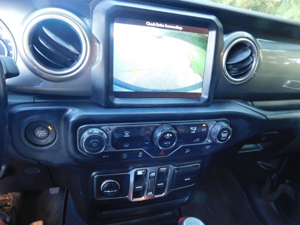 Thumbnail: 2019 Jeep Wrangler - 10