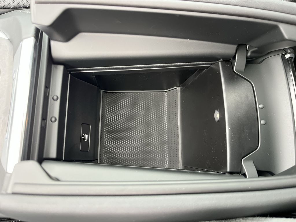 Thumbnail: 2026 BMW X5 - 21