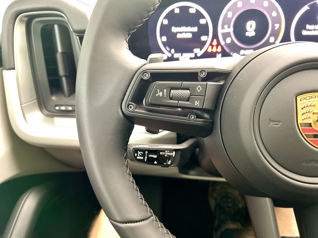 Thumbnail: 2026 Porsche Cayenne - 13
