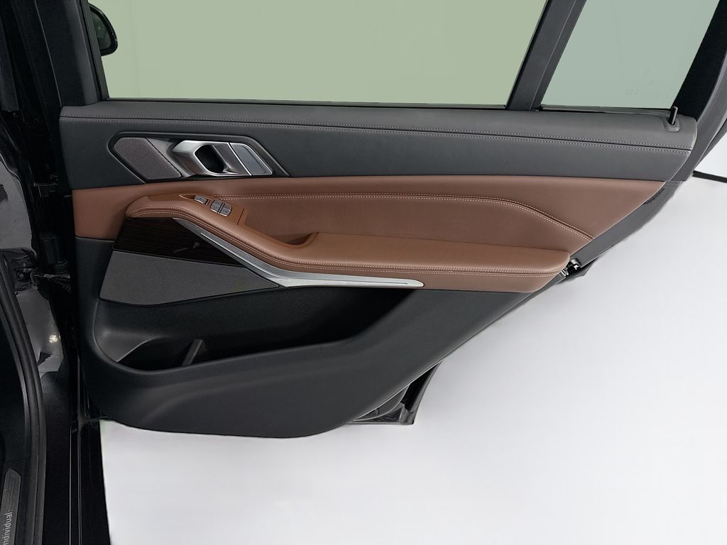 Thumbnail: 2020 BMW X7 - 27