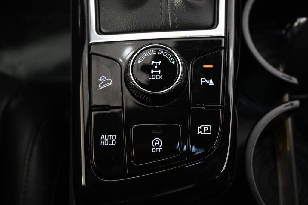 Used 2024 White Kia X-Line image 33