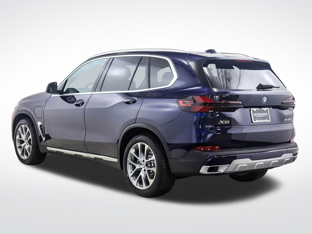 Thumbnail: 2026 BMW X5 - 3
