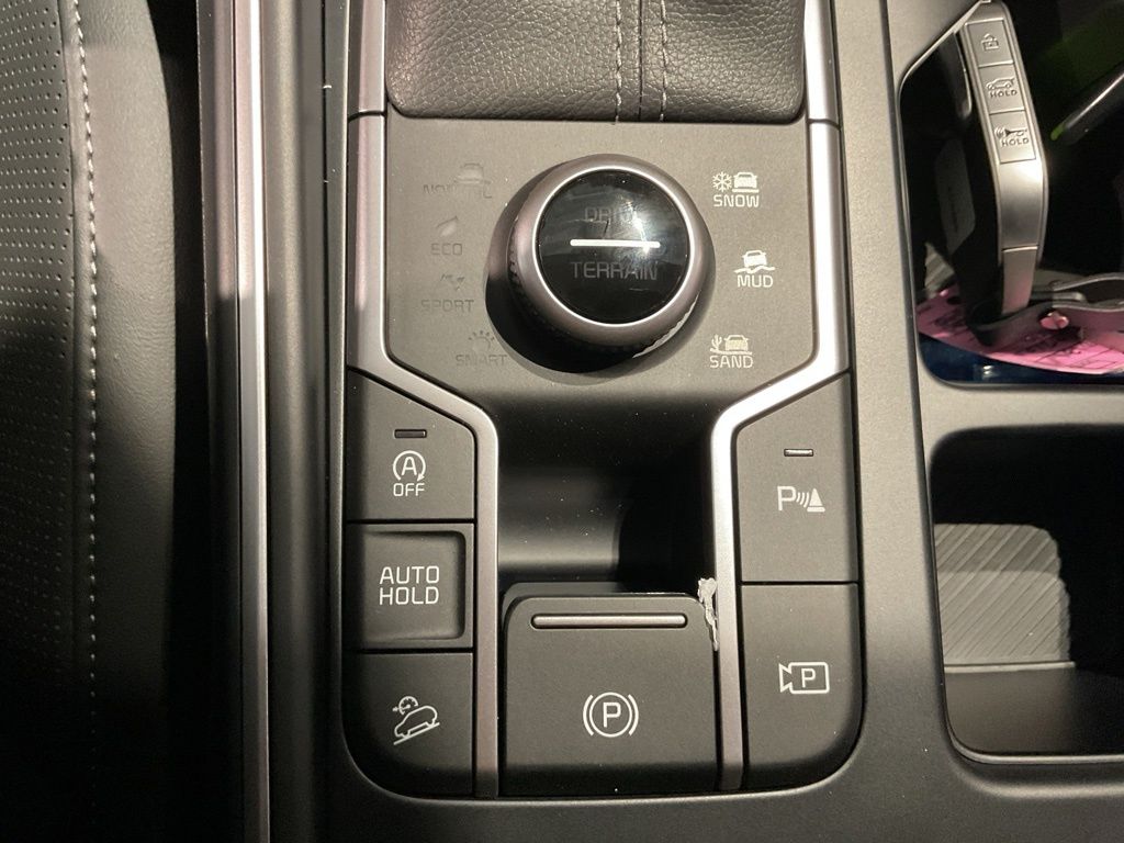 New 2026 White Kia EX image 12