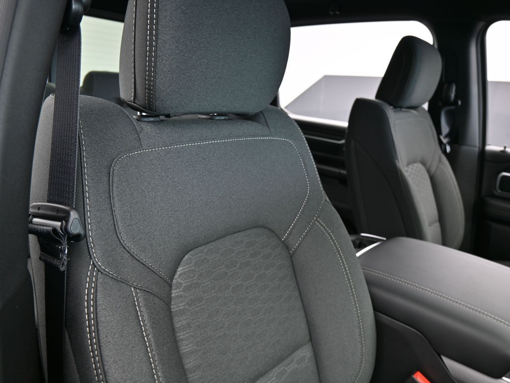 New 2026 Diamond Black Crystal Pearlcoat Ram Big Horn/Lone Star image 36