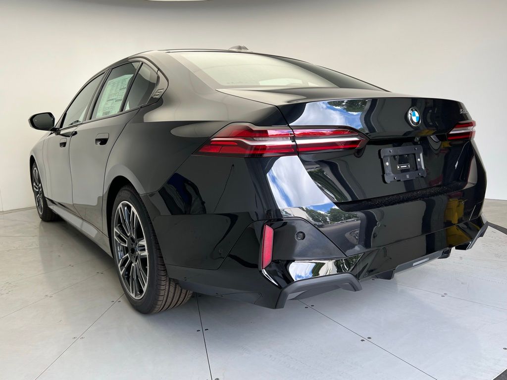 Thumbnail: 2026 BMW 5 Series - 4