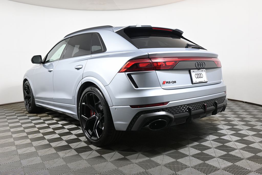 Thumbnail: 2026 Audi RS Q8 - 5