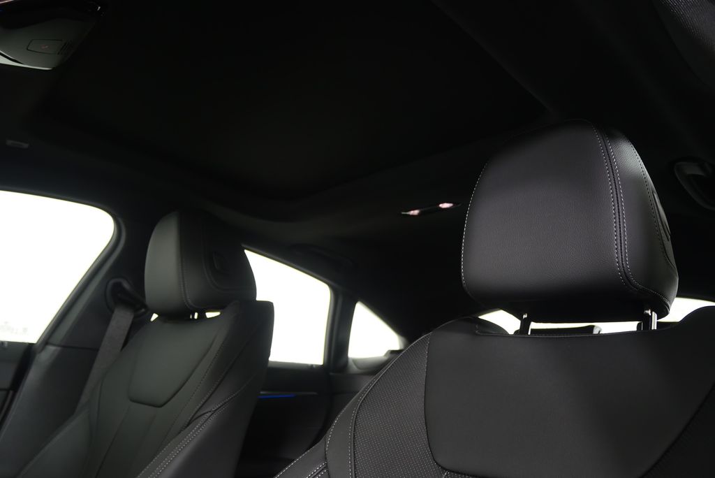 Thumbnail: 2025 BMW i4 - 12