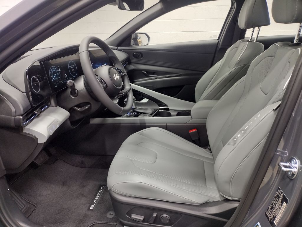 2025 Hyundai Elantra Hybrid Limited