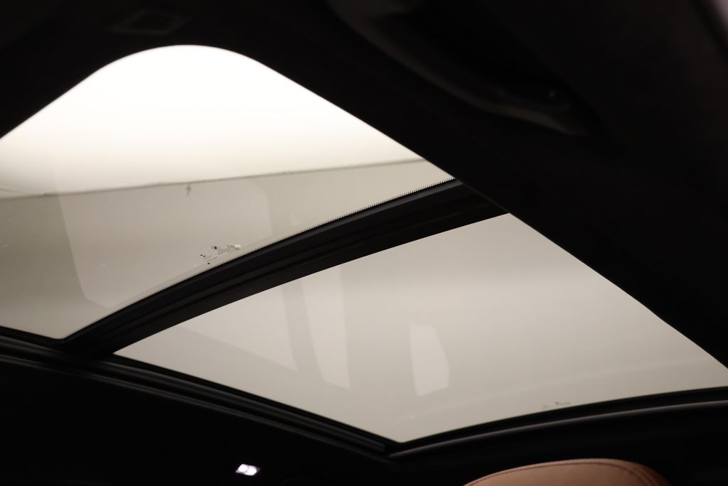 Thumbnail: 2022 BMW X7 - 13