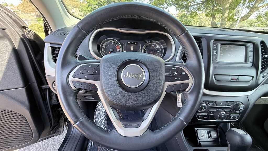 Used 2016 Jeep Cherokee Latitude 4D Sport Utility