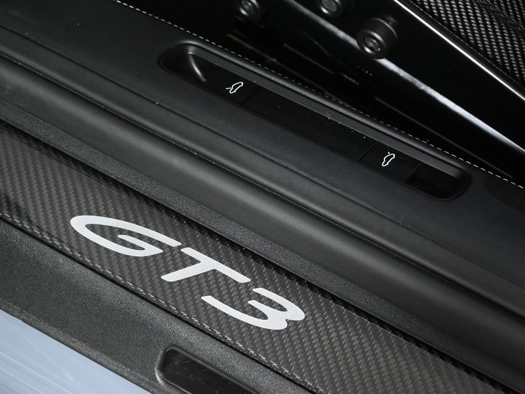 Thumbnail: 2023 Porsche 911 - 31