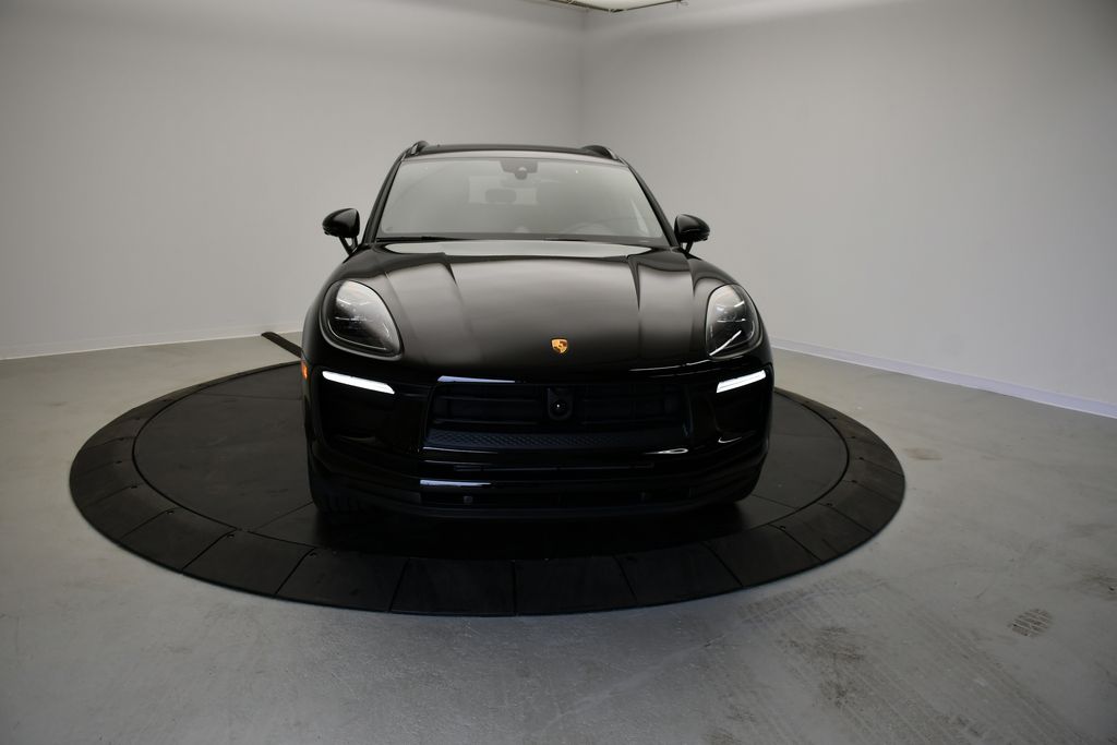 Thumbnail: 2026 Porsche Macan - 11