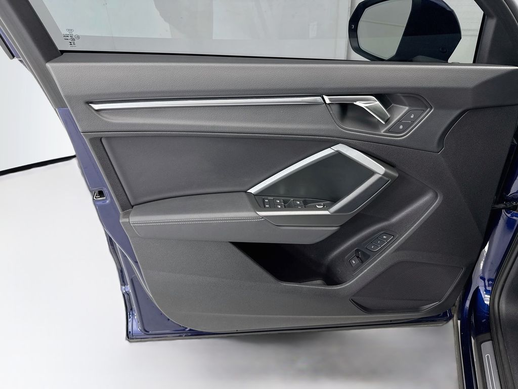 Thumbnail: 2023 Audi Q3 - 22