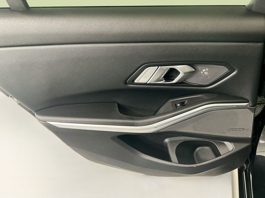 Thumbnail: 2023 BMW 3 Series - 25