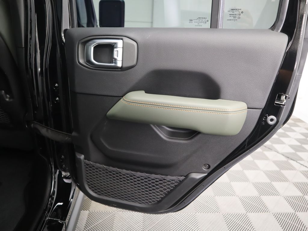 Thumbnail: 2024 Jeep Gladiator - 27