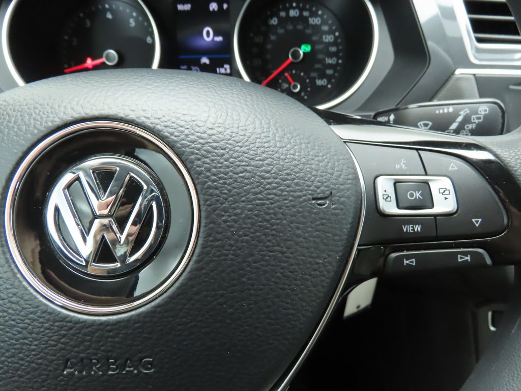 Thumbnail: 2021 Volkswagen Tiguan - 12