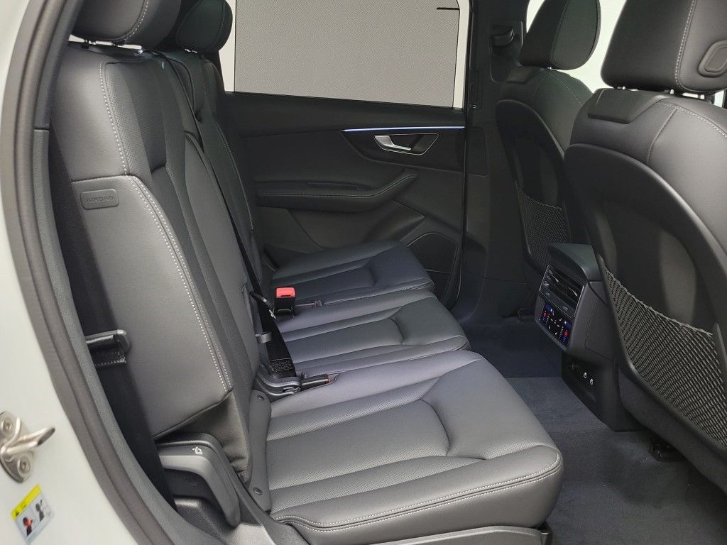 Thumbnail: 2026 Audi Q7 - 19