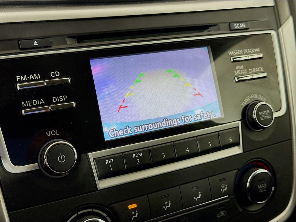 Thumbnail: 2017 Nissan Altima - 13