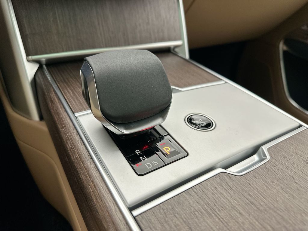 Thumbnail: 2026 Land Rover Range Rover - 12