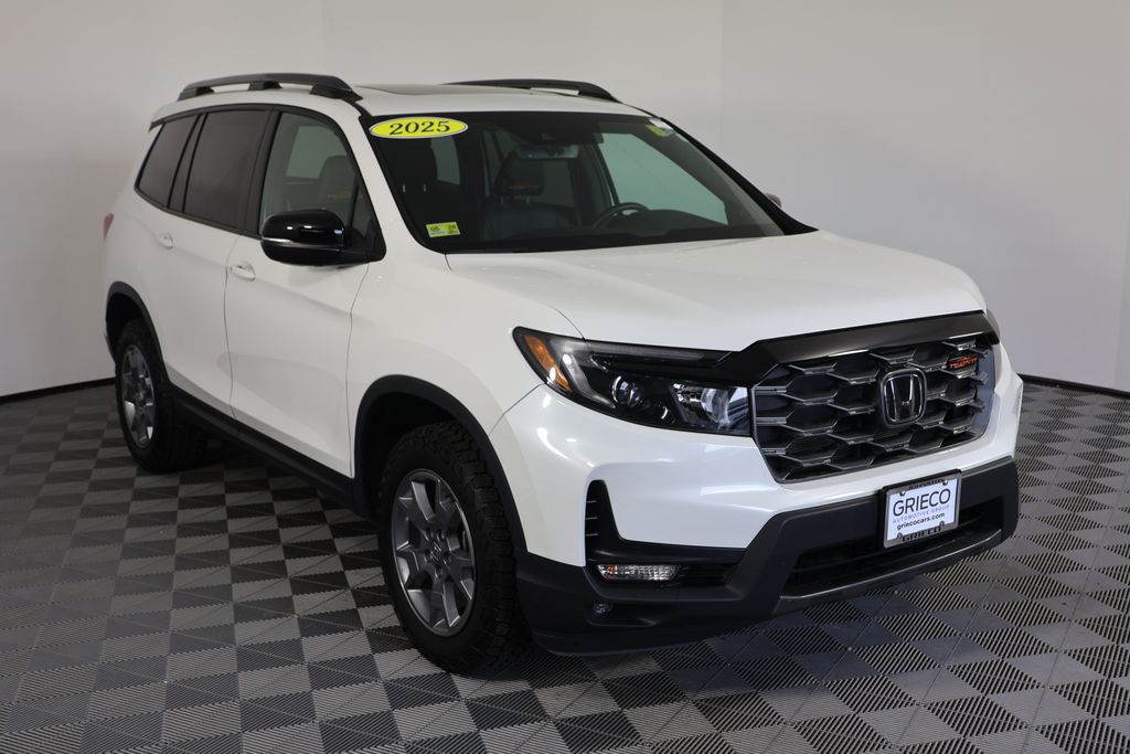 White 2025 Honda Passport SUV / Crossover All-Wheel Drive 9-Speed Automatic