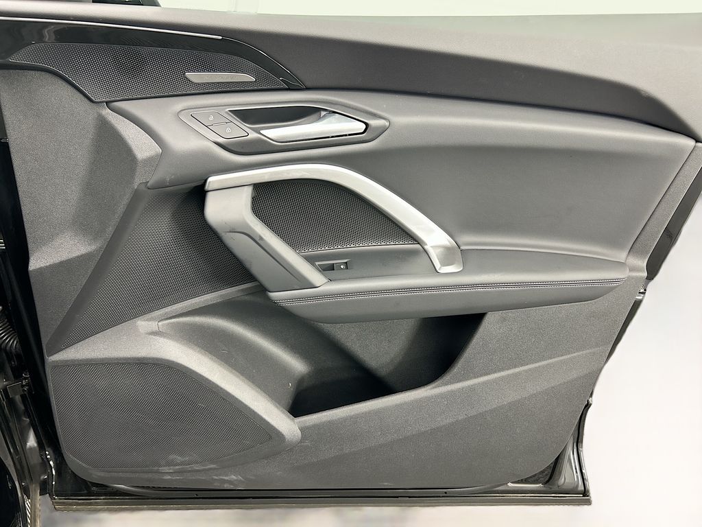 Thumbnail: 2025 Audi Q5 - 24