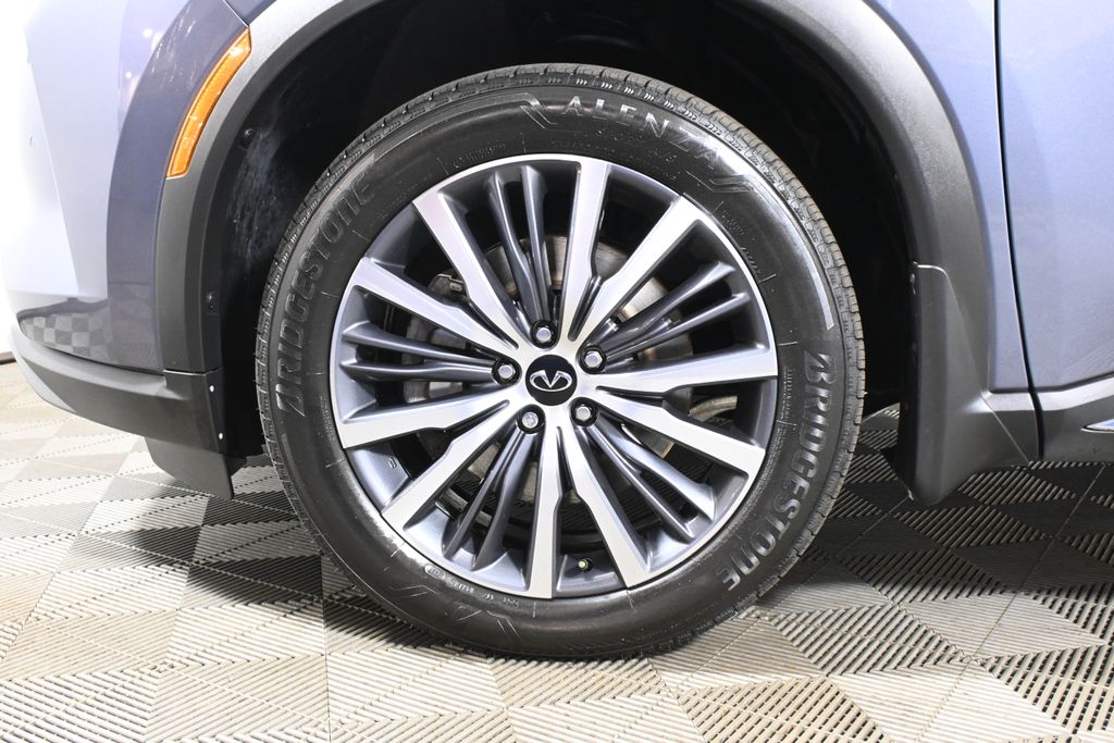 Thumbnail: 2023 INFINITI QX60 - 14