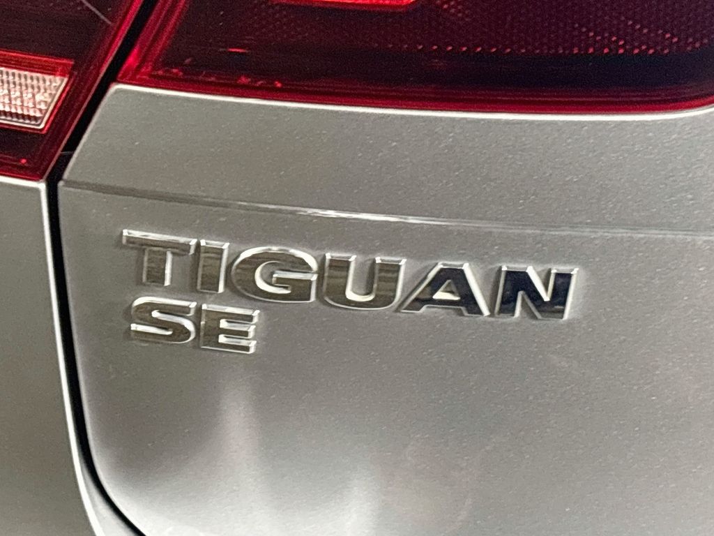 2020 Volkswagen Tiguan 2.0T SE R-Line Black