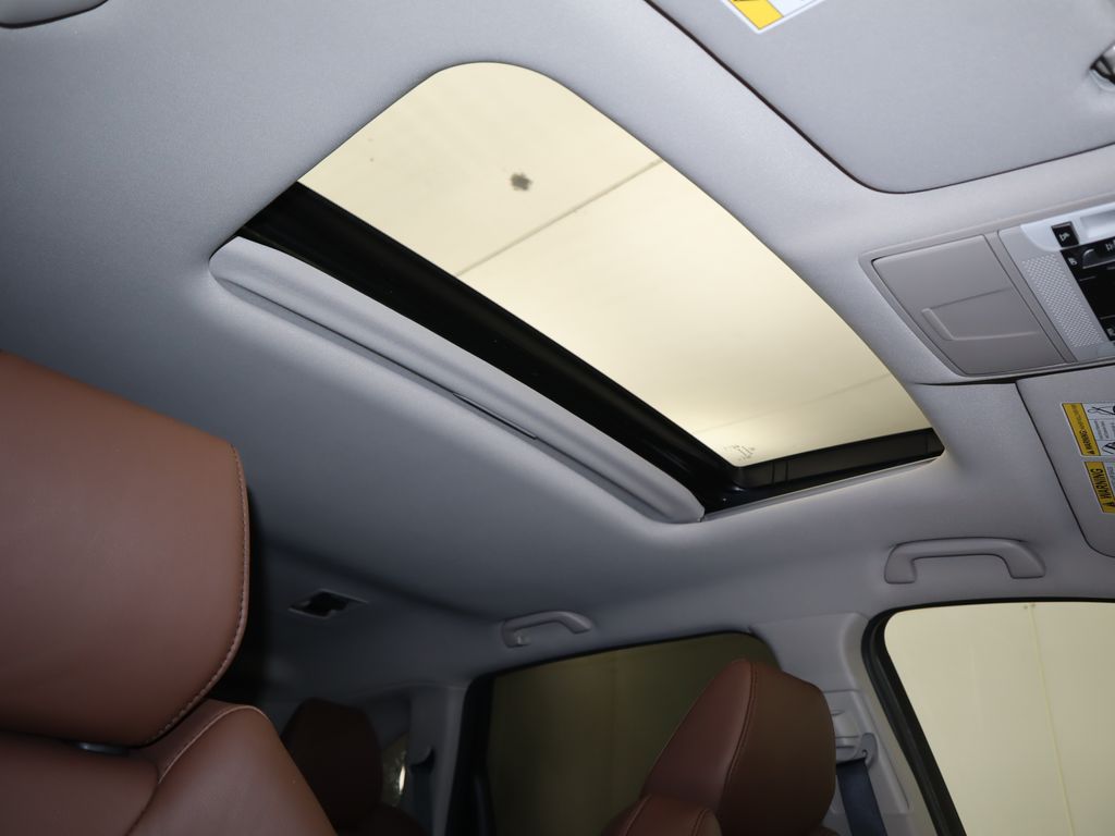 Thumbnail: 2020 Acura MDX - 19