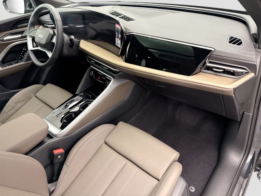 Thumbnail: 2025 Audi Q5 - 17