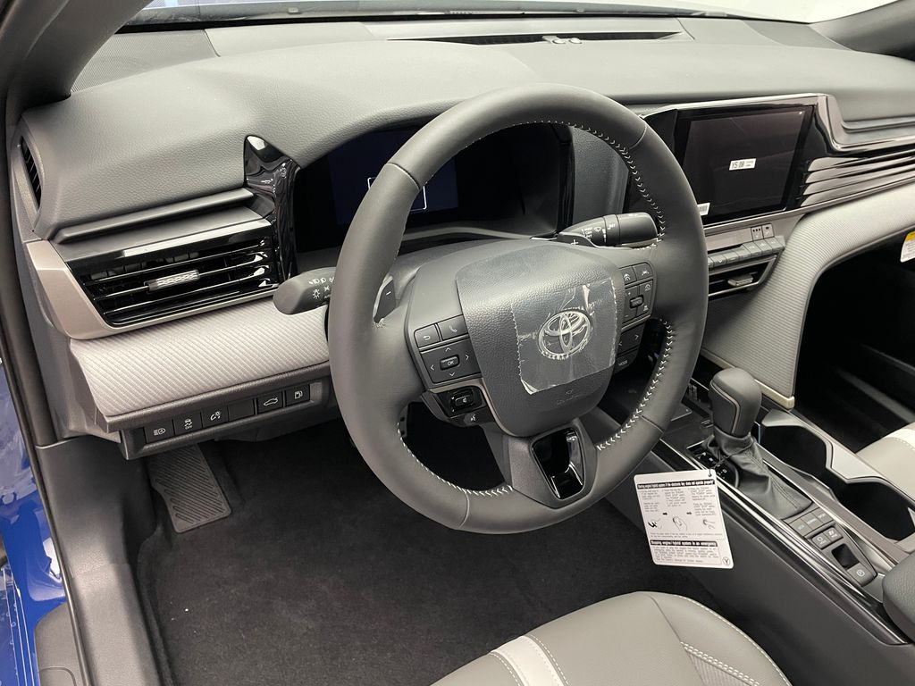 Thumbnail: 2025 Toyota Camry - 11