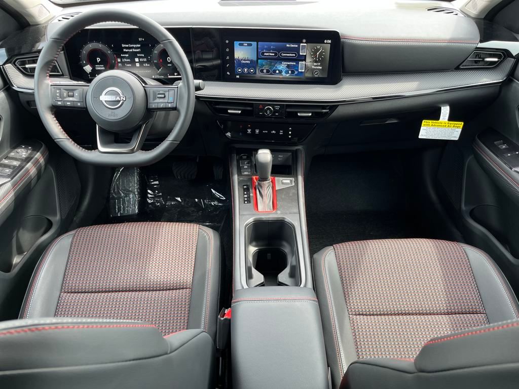 2025 Nissan Kicks SR photo