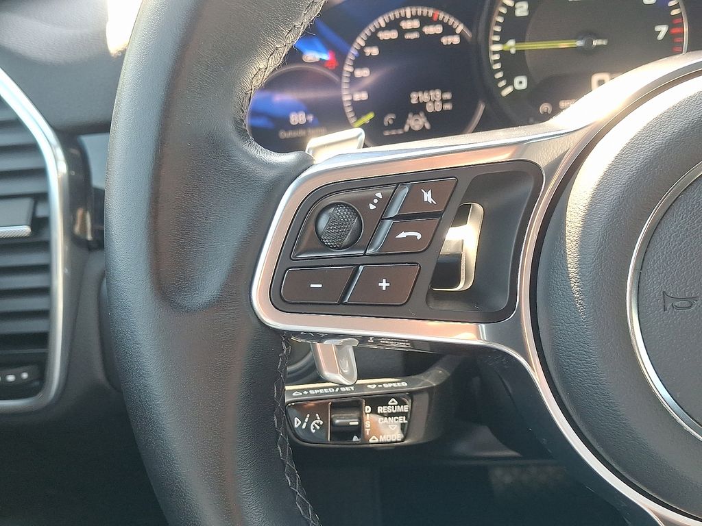 Thumbnail: 2022 Porsche Cayenne - 23