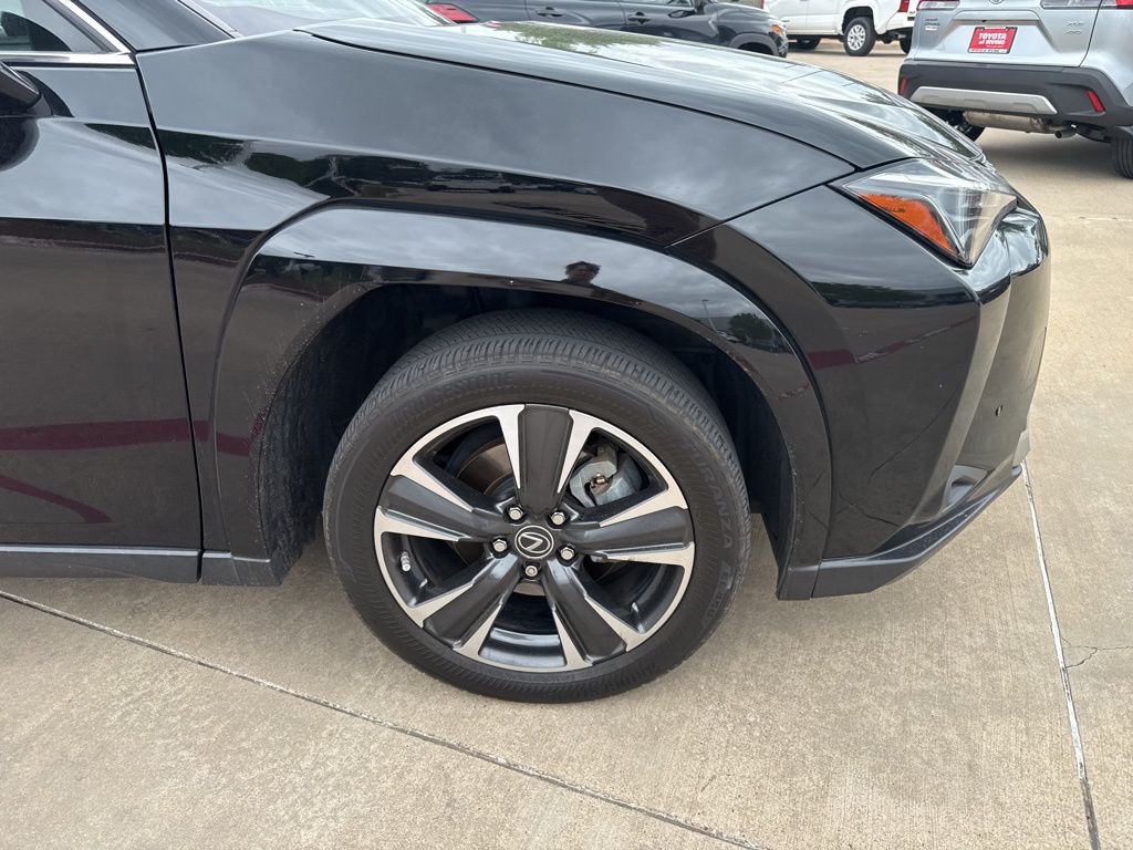 View vehicle photo 7