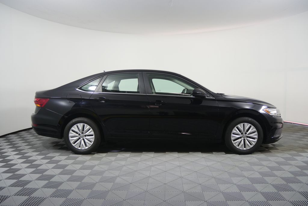 Thumbnail: 2019 Volkswagen Jetta - 2