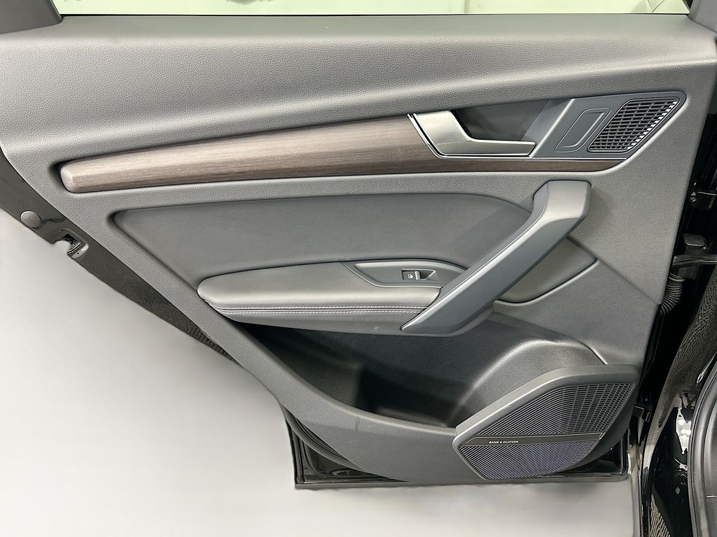 Thumbnail: 2021 Audi Q5 - 25