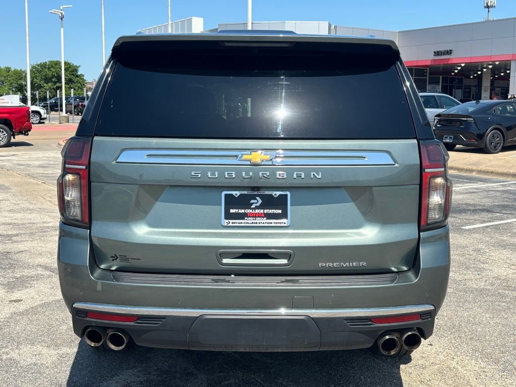 2023 Chevrolet Suburban Premier photo