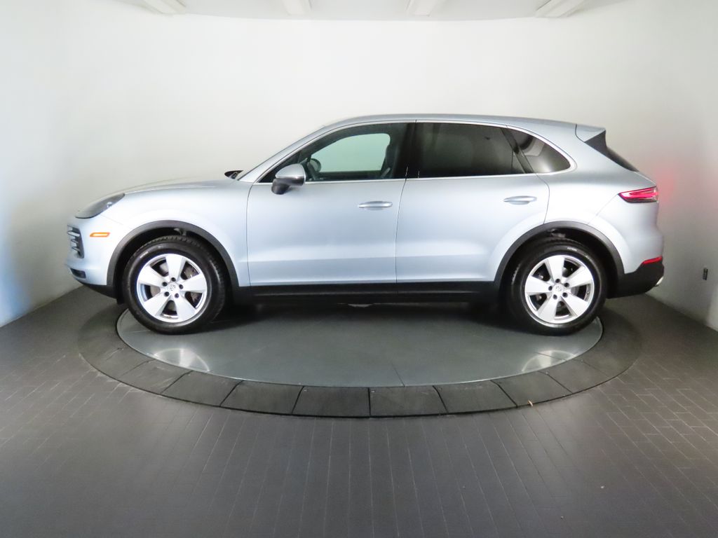 Thumbnail: 2023 Porsche Cayenne - 2