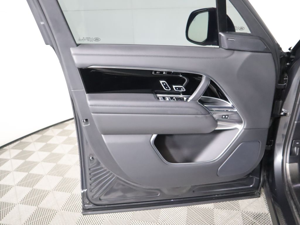 Thumbnail: 2023 Land Rover Range Rover - 25