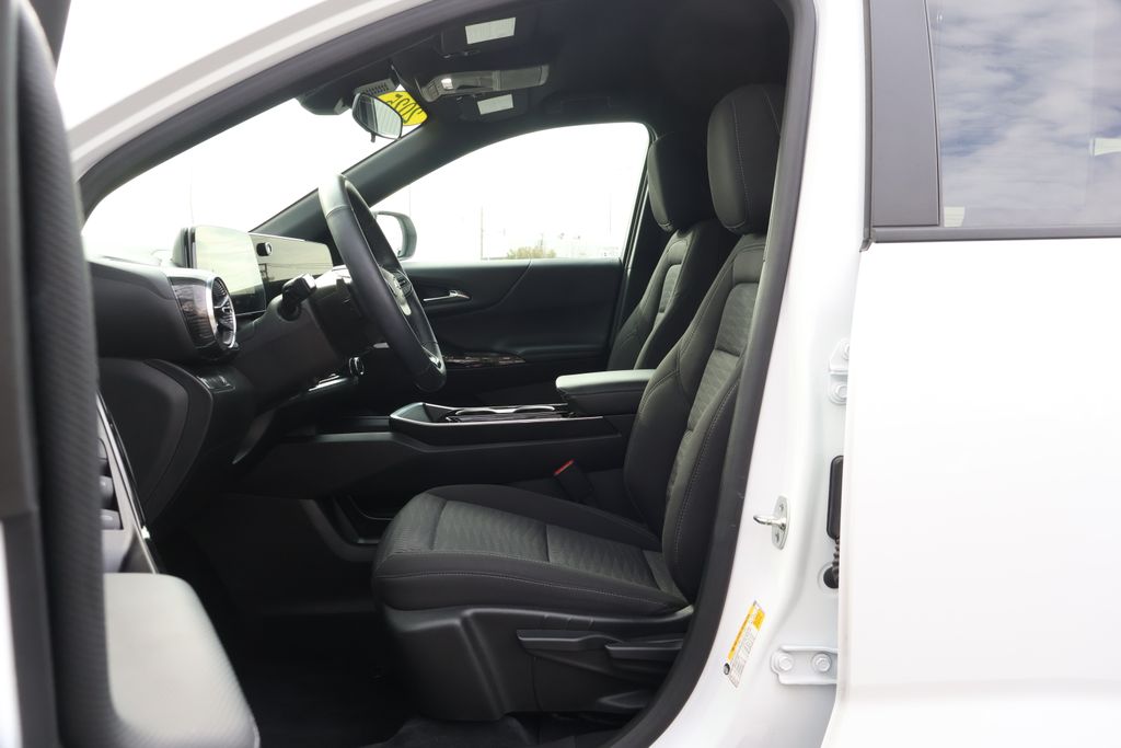 Thumbnail: 2025 Chevrolet Equinox - 31