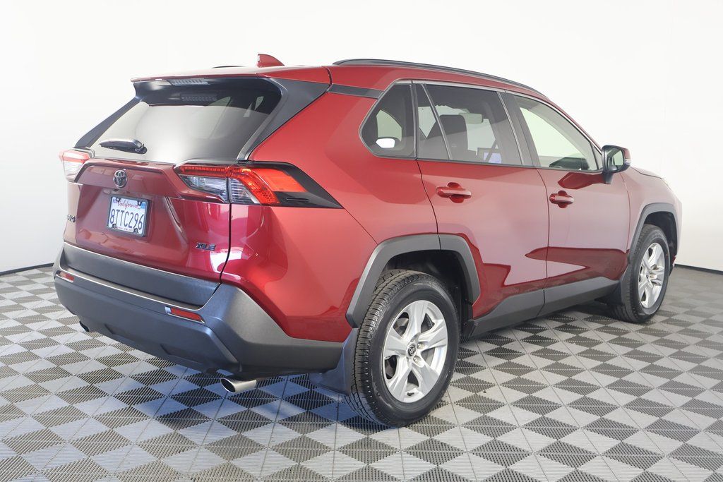 2021 Toyota RAV4 XLE 4