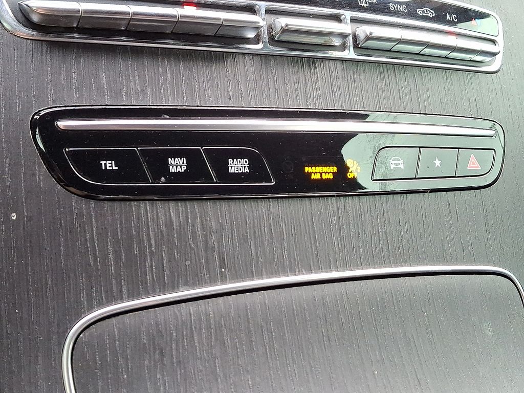 Thumbnail: 2022 Mercedes-Benz GLC - 15