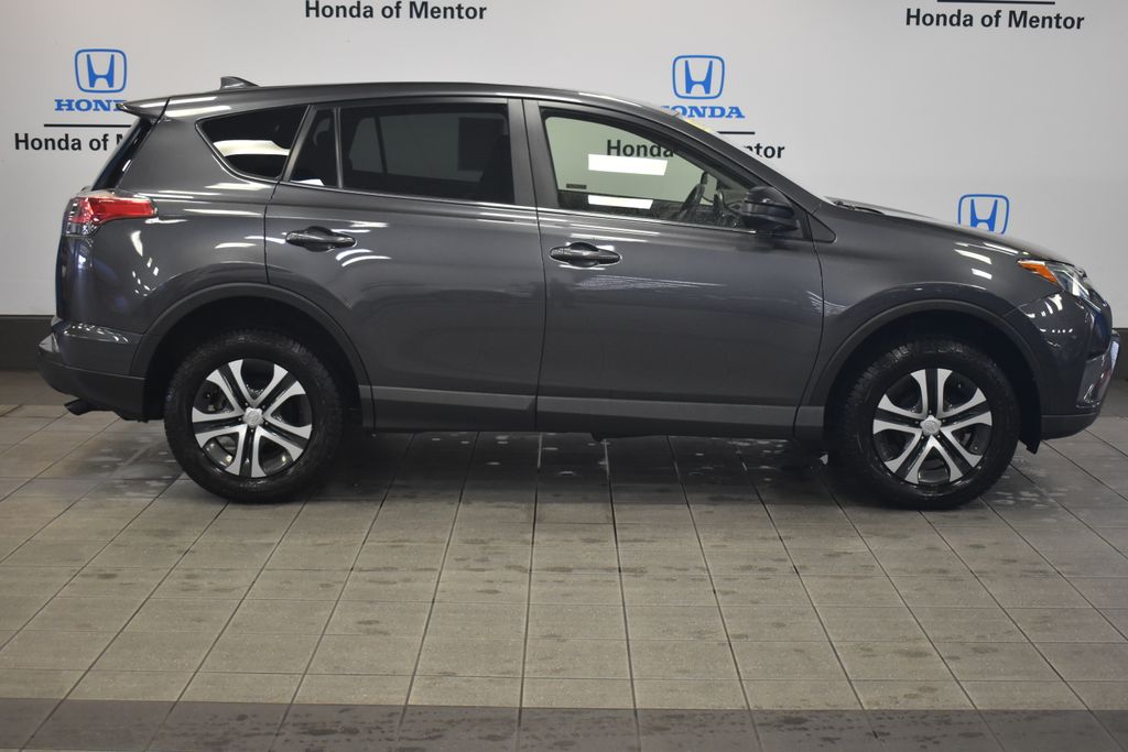 Thumbnail: 2018 Toyota RAV4 - 7