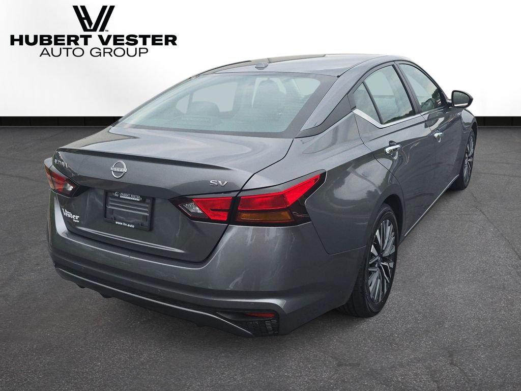Used 2024 Nissan Altima Sedan