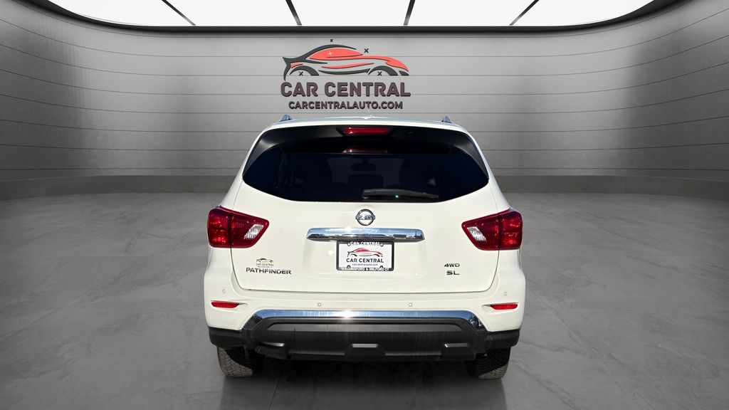 View vehicle photo 4