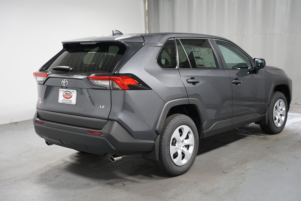 2025 Toyota RAV4 LE 8