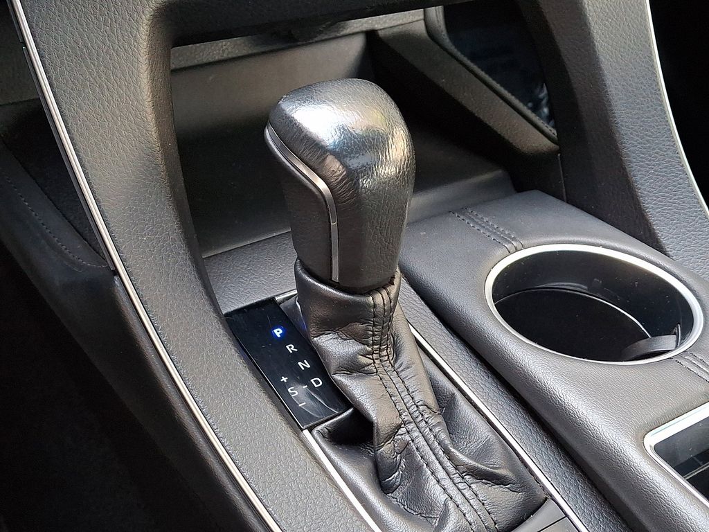 Thumbnail: 2019 Toyota Avalon - 16