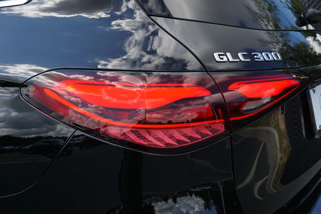Thumbnail: 2025 Mercedes-Benz GLC - 14